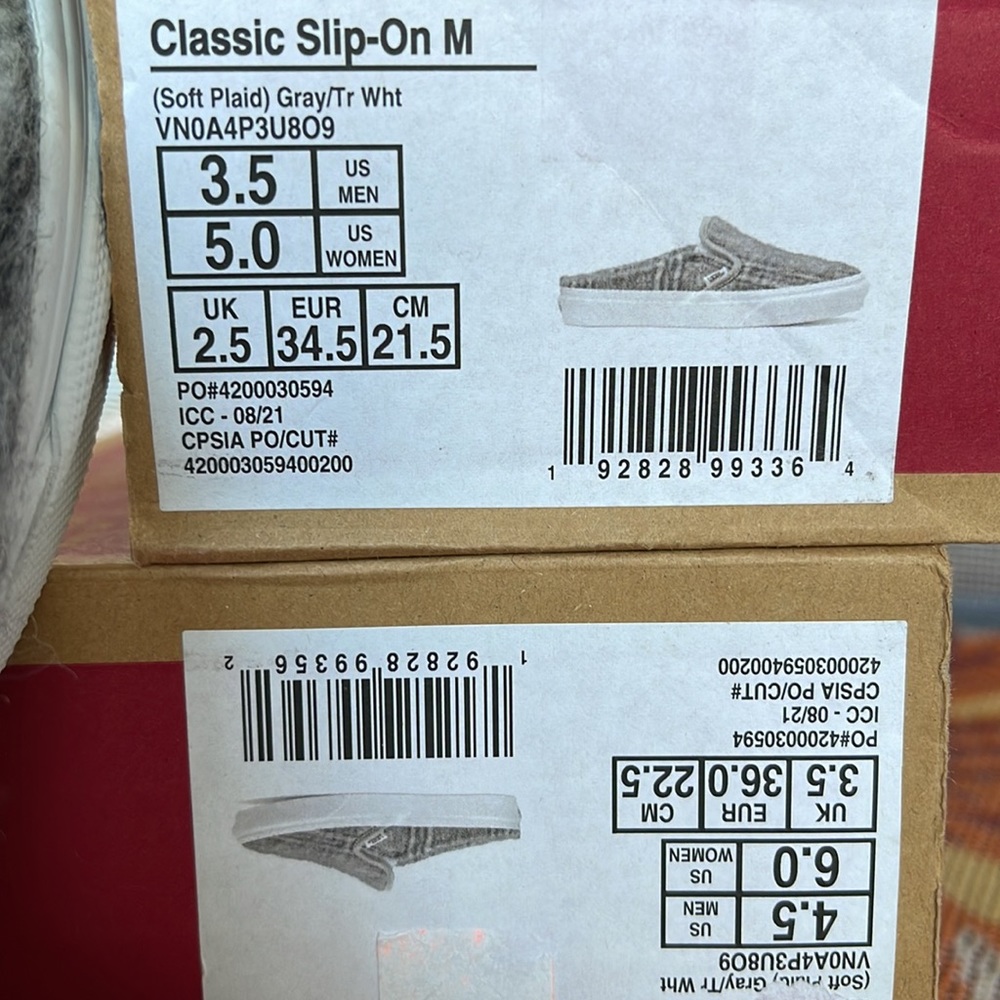 Vans WMNS Classic Slip-On Mule
(Soft Plaid Gray/True white
VN0A4P3U809
Sneakers - Picture 16 of 16